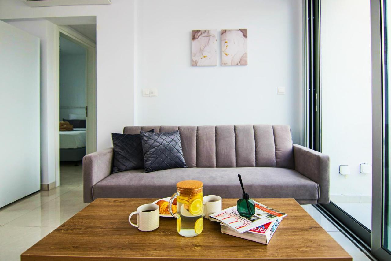 Phaedrus Living - Seaside Executive Flat Harbour 202 Lägenhet Paphos Exteriör bild