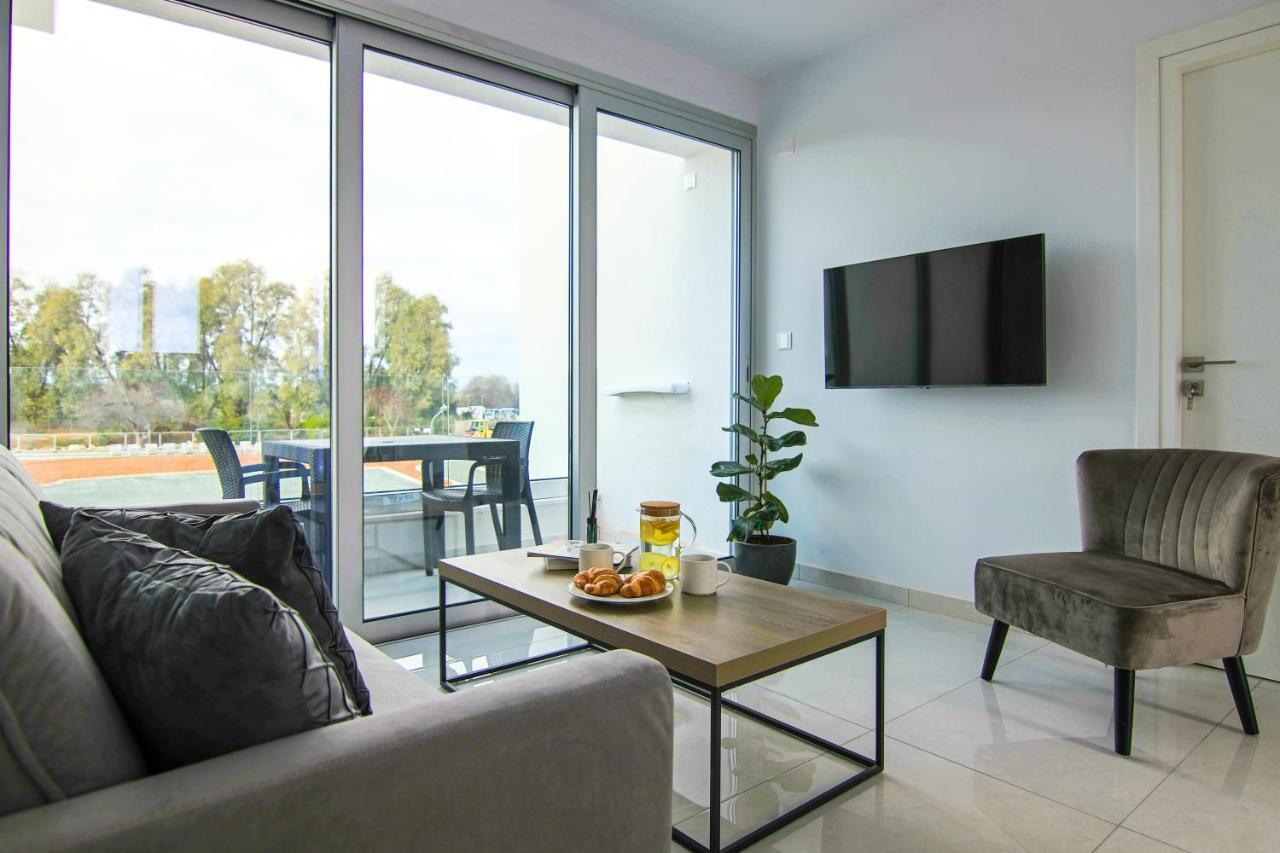 Phaedrus Living - Seaside Executive Flat Harbour 202 Lägenhet Paphos Exteriör bild